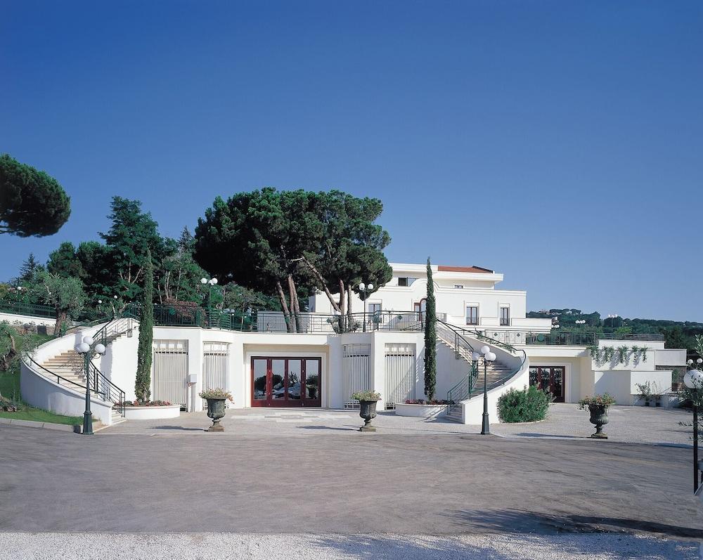 Lh Hotel Domus Caesari Marino Exterior photo